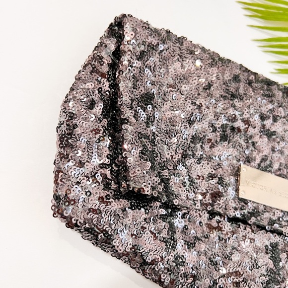 Victoria's Secret silver clutch sequin bag purse Evening Make Up Fold 10" wide - Picture 8 of 10